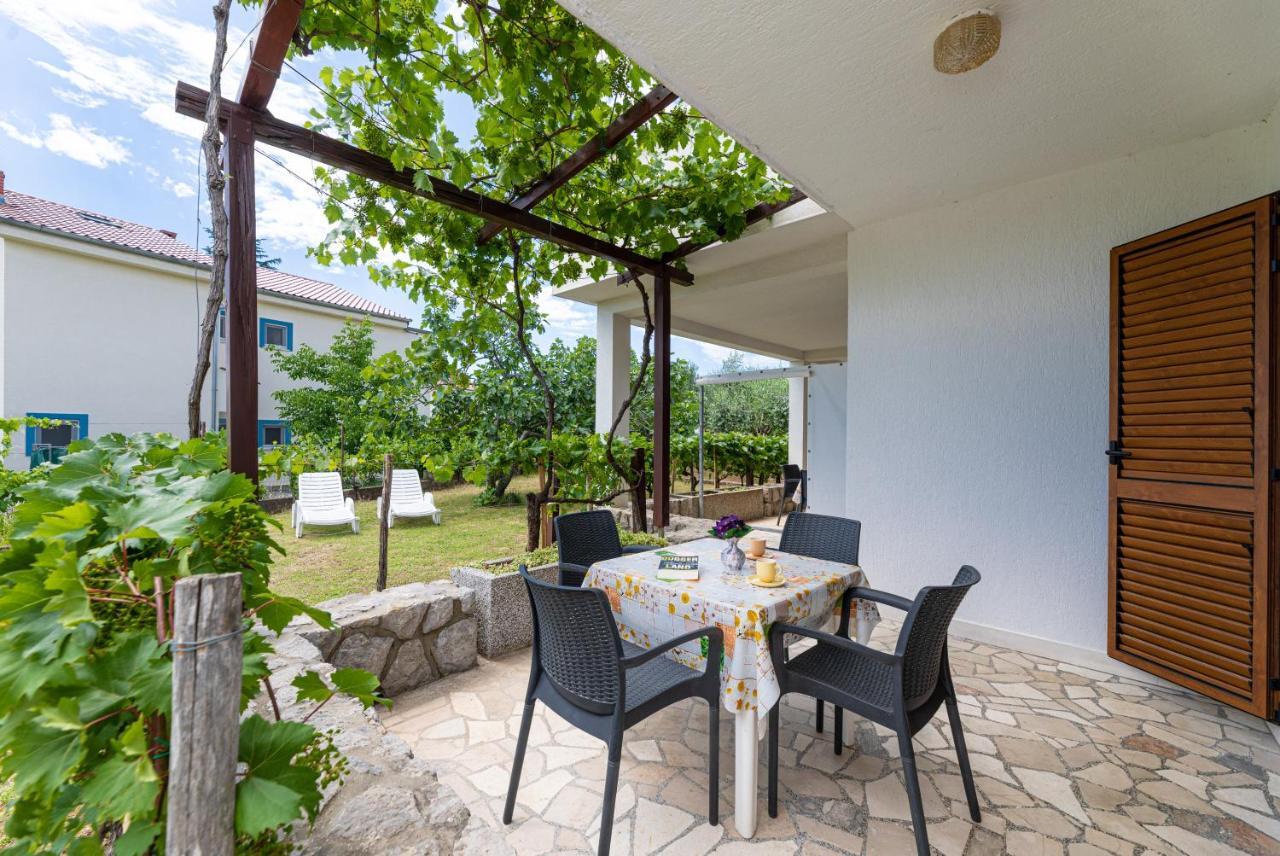 Apartments Vjeko Krk Town Extérieur photo